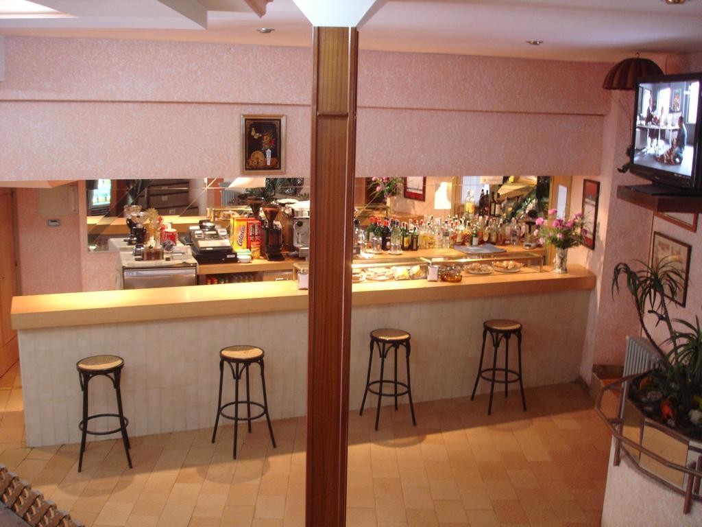 Hotel Monte Y Mar 科伦加 外观 照片